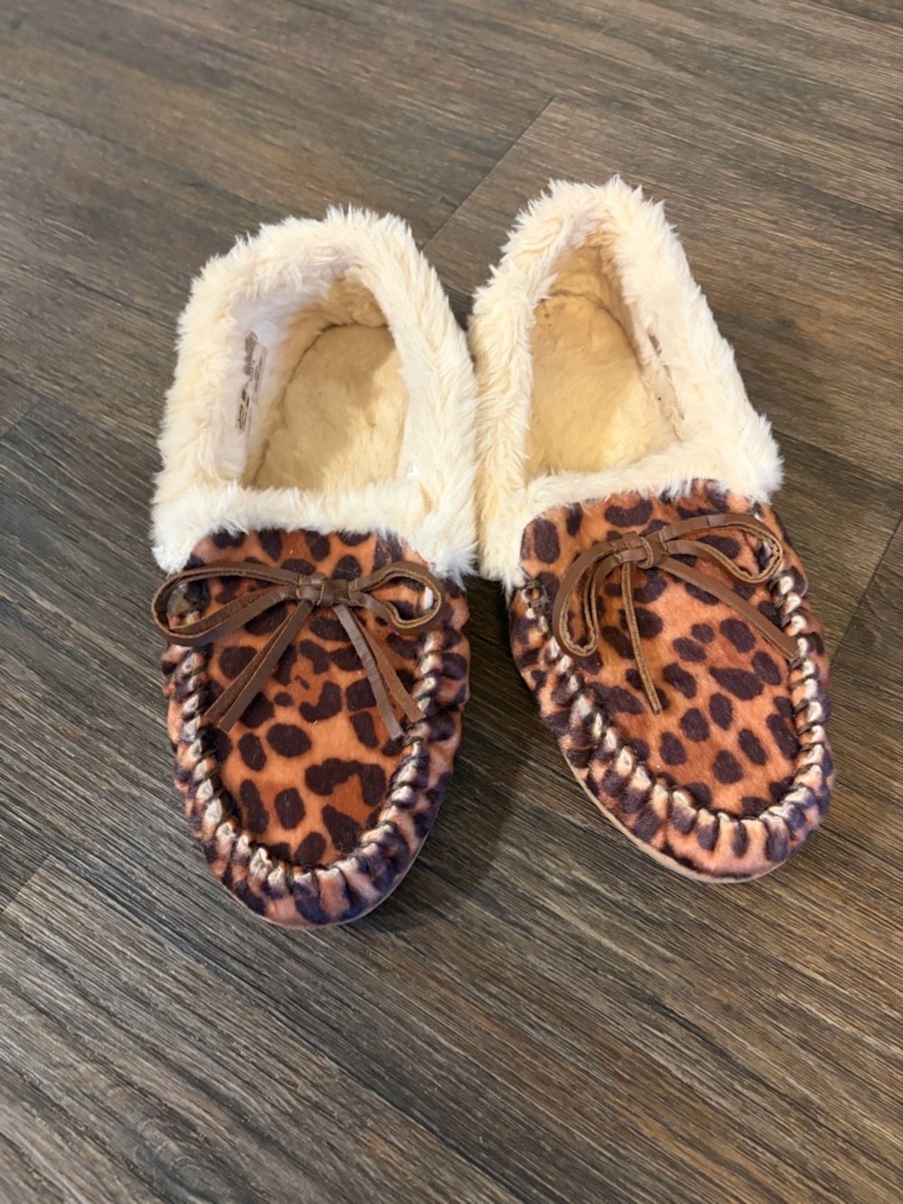 J. Crew Leopard Print Cozy Faux Fur Moccasin Slippers Women’s Size 10 - Picture 3 of 5